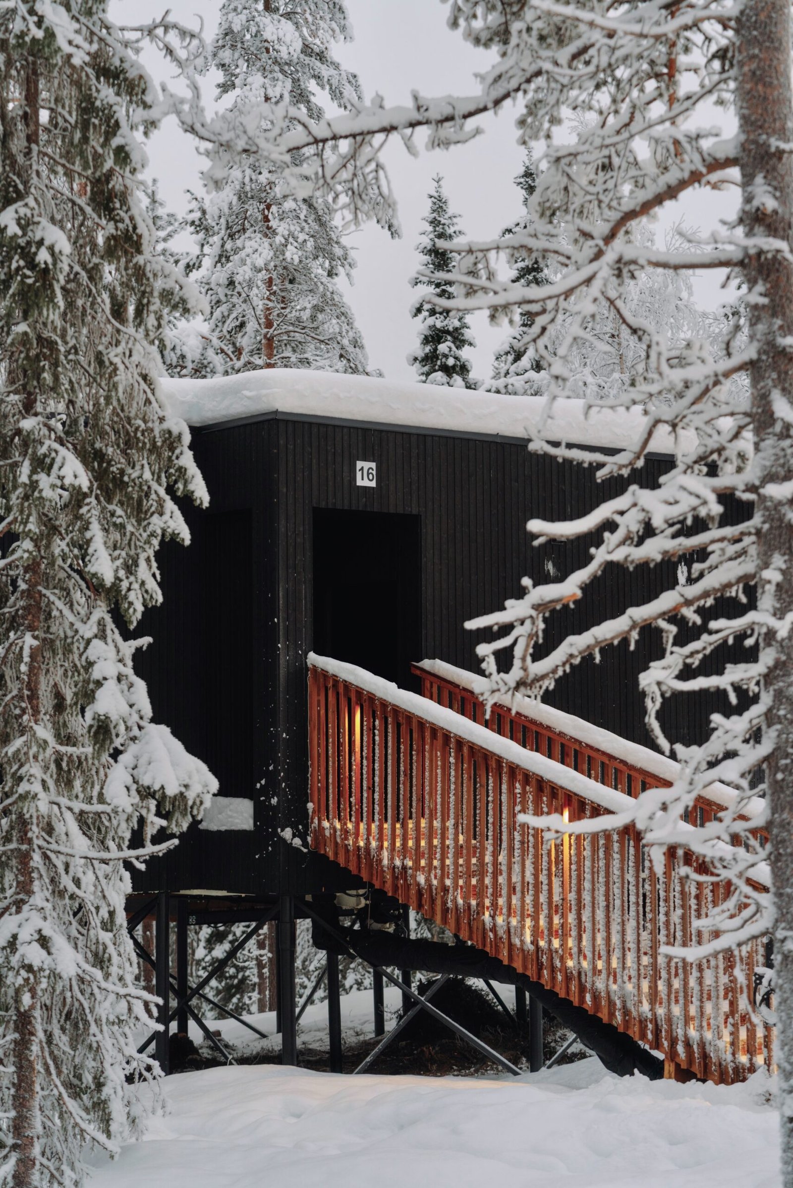 Nordic dining and warm villa interior details